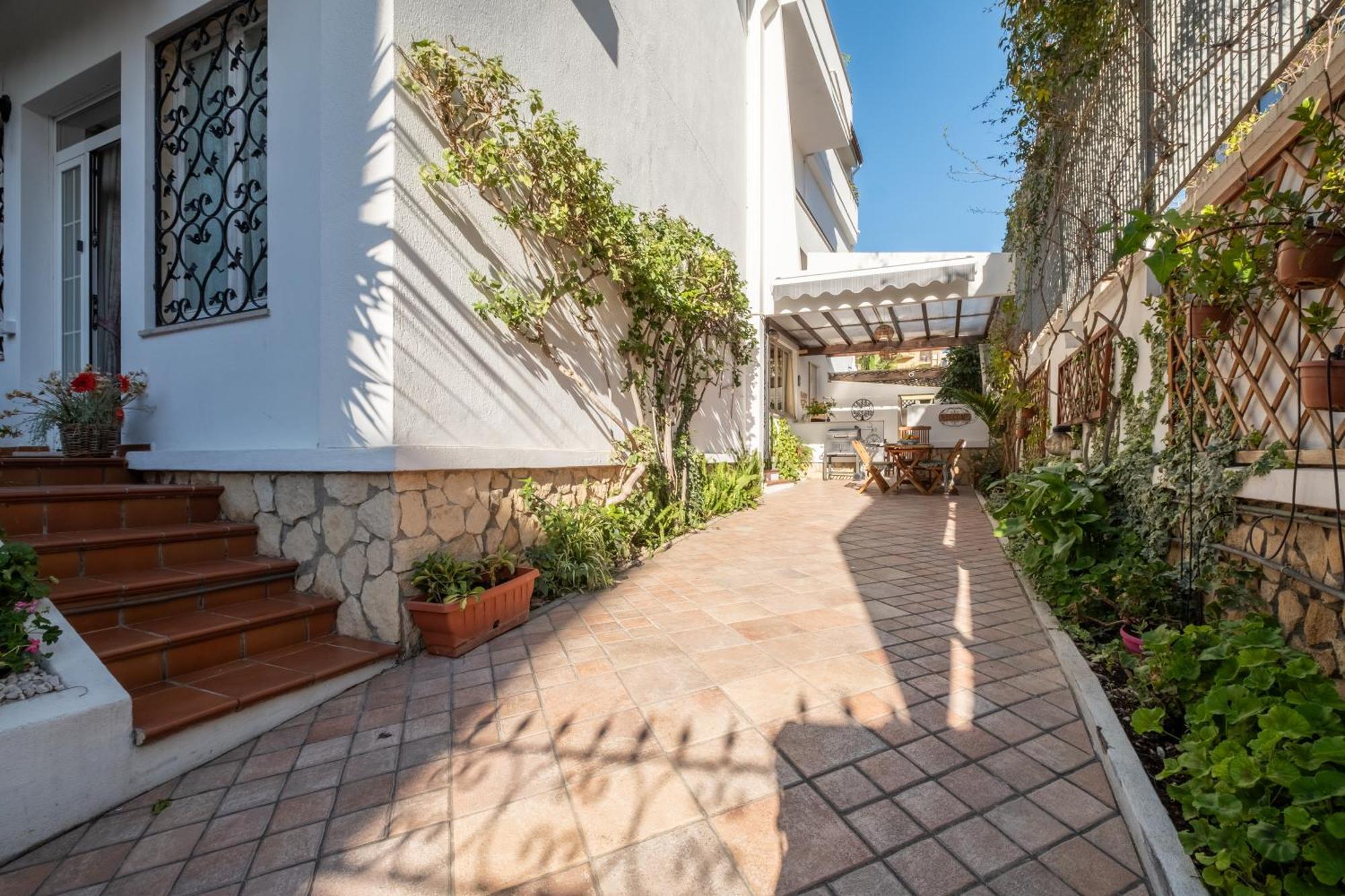 Elegante Villa Lu' Centro Citta A 10 Minuti Dal Mare Cagliari Buitenkant foto